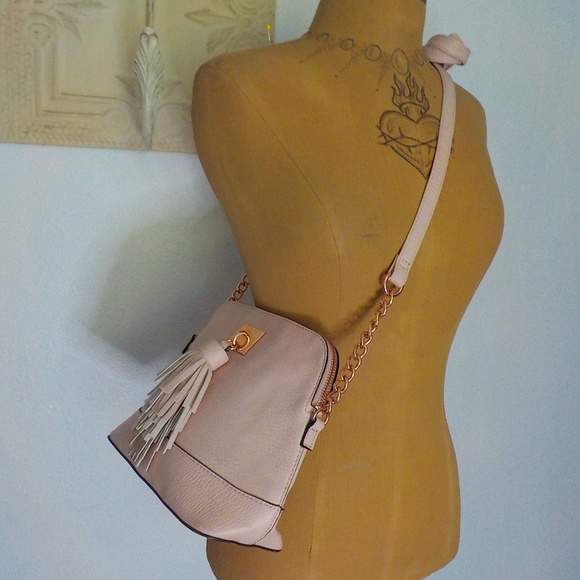 NEW Madden Girl Light Pink Tassel CrossBody Bag - Picture 6 of 8